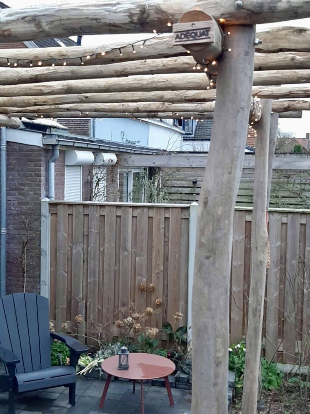 Robinie Rundholz geschliffen Pergola Holz