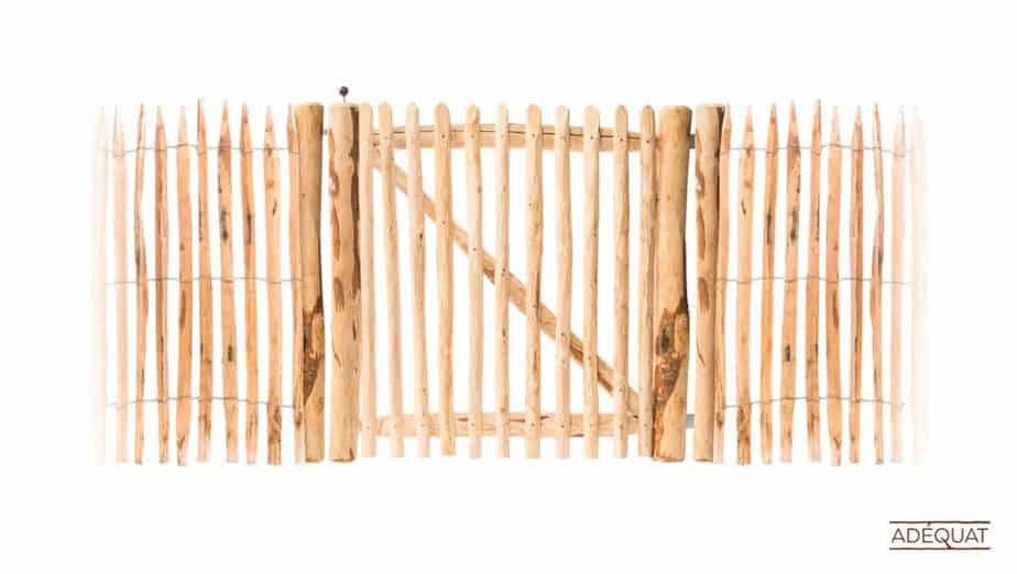 Staketenzaun mit Staketentor