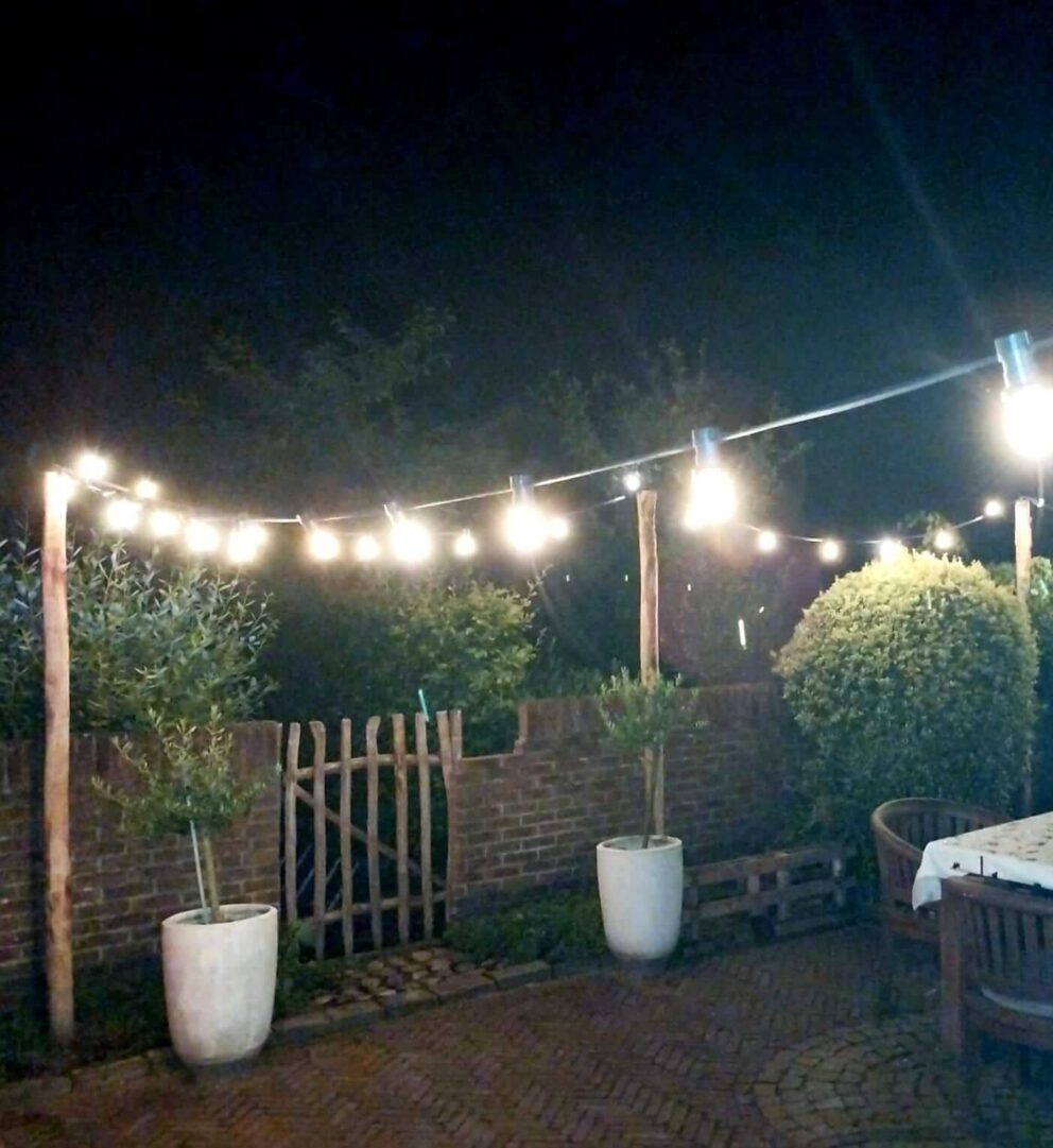 Lichterkette Garten Pfosten