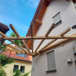 Pergola aus Holzbalken Edelkastanie rustikal gesägt 12x12x400 cm, 12x12x300 cm, 12x12x250 cm, 10x12x250 cm und 10x10x400 cm