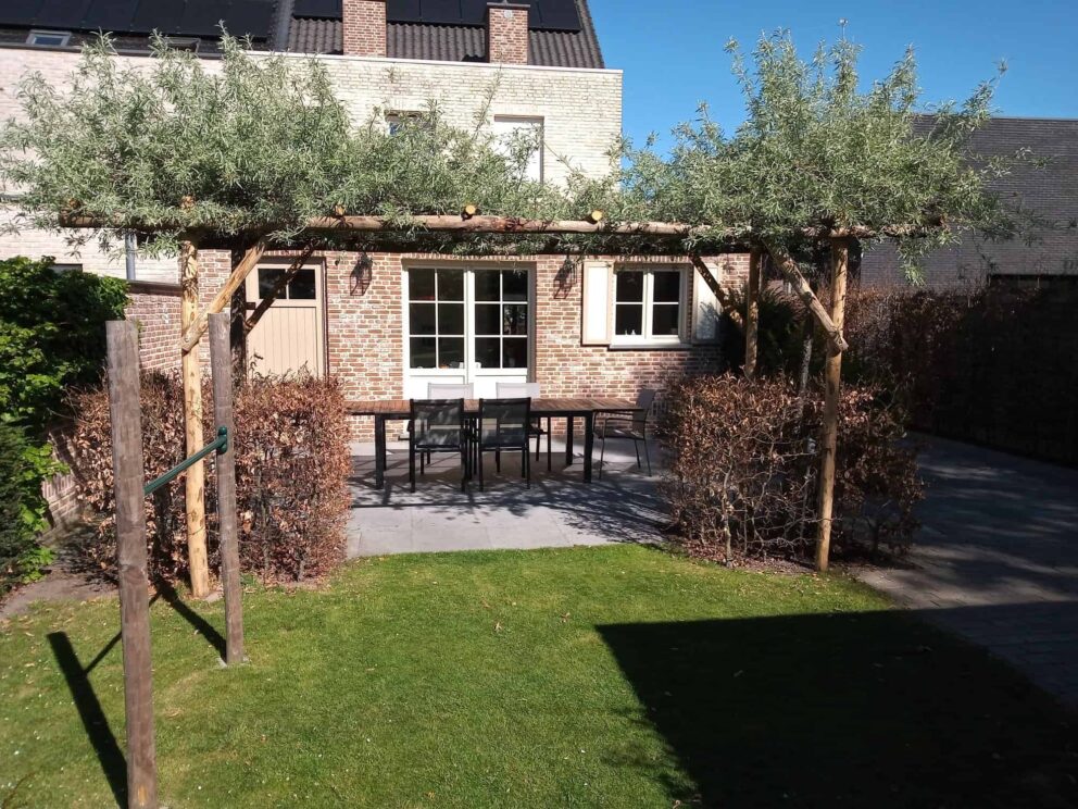 Gartenlounge Holz Dach Pergola