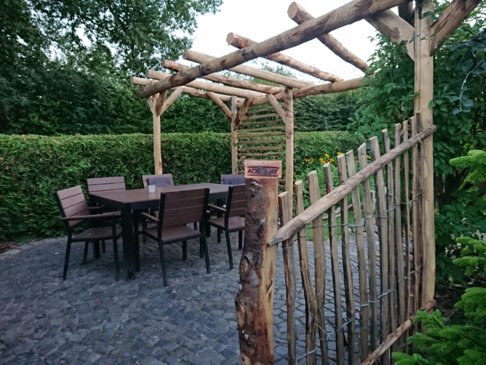 Pergola aus Holz: Edelkastanie