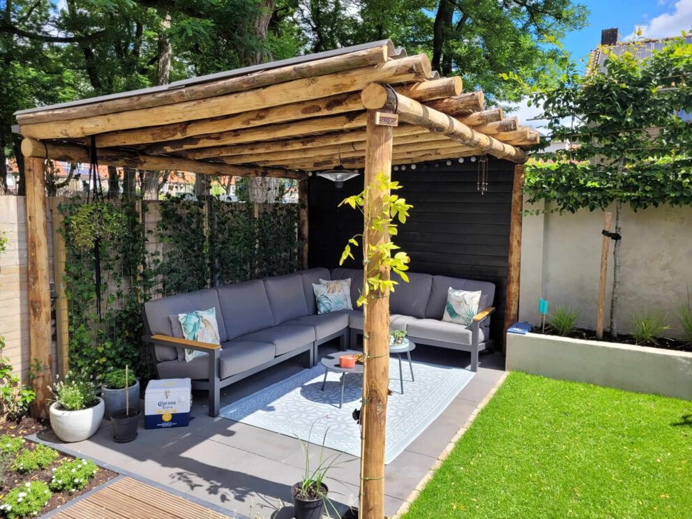 Holz-Terrassenüberdachung im Garten selber bauen