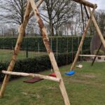 Kinderschaukel aus Holz (Kastanienpfosten 100, 250 cm Länge Durchmesser 7/9 cm und 350 cm Länge, Durchmesser 10/12 cm und 500 cm Länge, Durchmesser 13/16 cm)