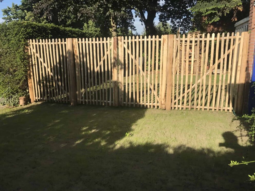 Holztor 200 cm hoch: Staketenzauntor Kastanie