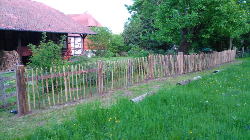 Staketenzaun Kastanien 100 cm hoch, Abstand 8 cm
