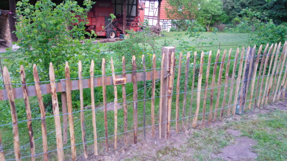 Staketenzaun Kastanien 100 cm hoch, Abstand 8 cm
