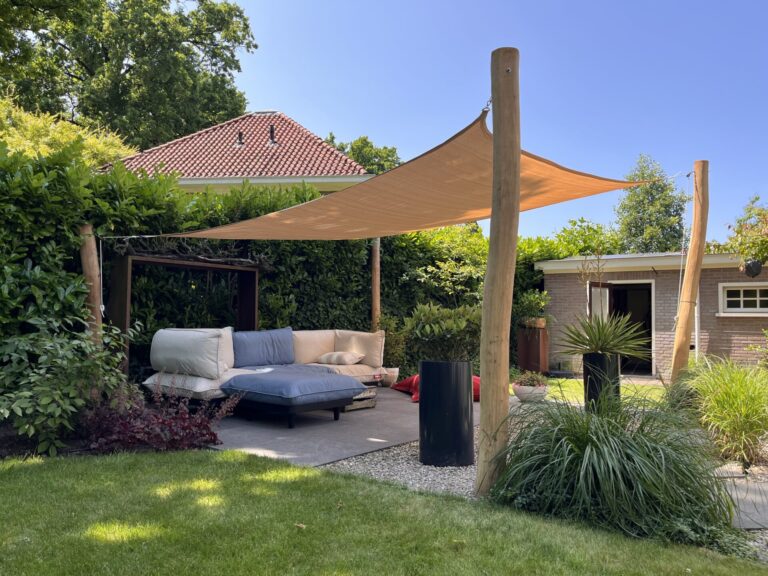 Sonnensegel Pfosten Robinie geschliffen 400 cm lang, 13-15 cm Durchmesser