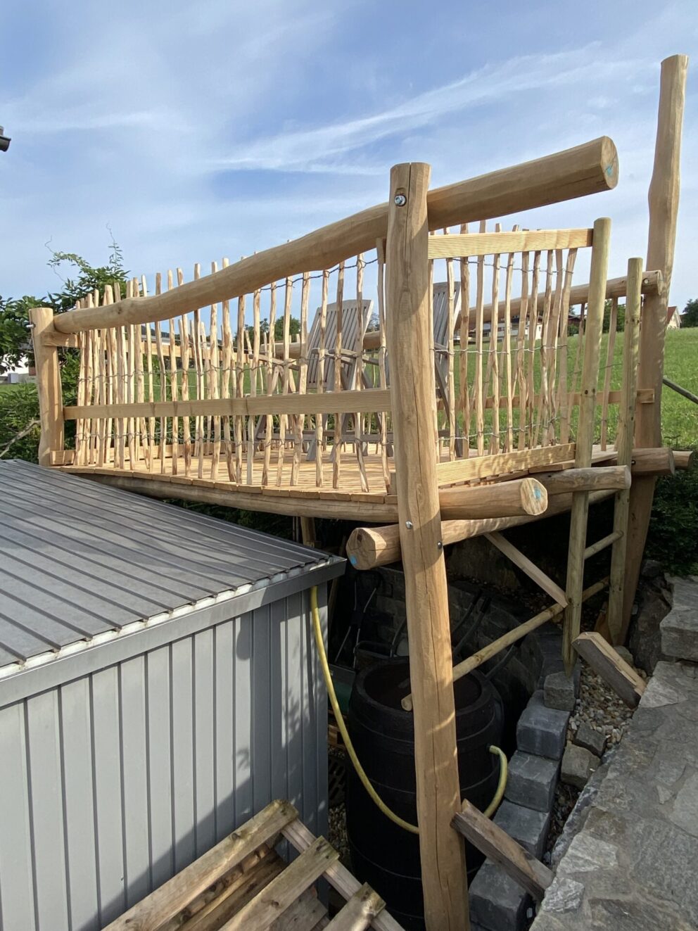 Robinien Pfost 300 cm lang, Ø 10-12 cm - geschliffen
