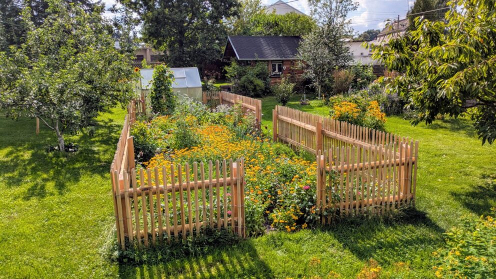 Staketenzaun Robinie 100 cm hoch, Lattenabstand 4 cm