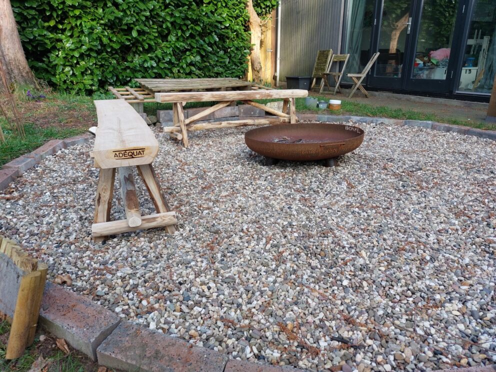 Gartenbank selber bauen mit Holz