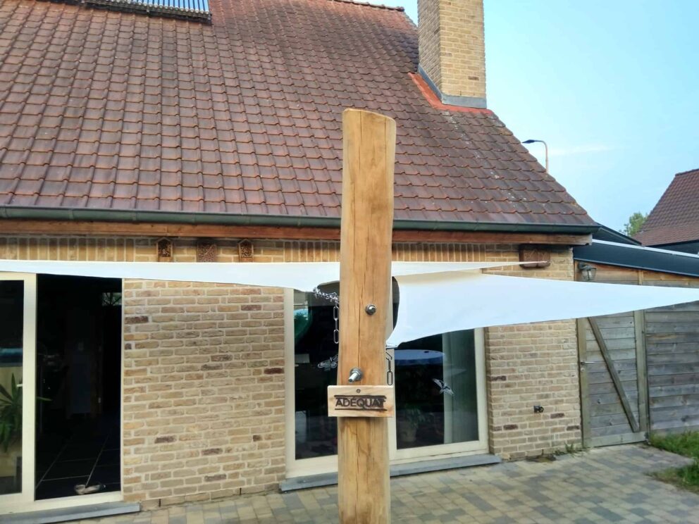 Robinienstamm geschliffen 10-12 cm Durchmesser als Sonnnensegel Pfosten