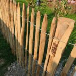 Fr. Staketenzaun Kastanien 100 cm hoch, Abstand 4 cm, 2x 5m rolle, Staketenzauntor nur Rahmen Kastanie einzeln 100Bx100H (cm), Staketenzauntor nur Rahmen Kastanie einzeln 100Bx100H (cm), Kastanien Pfost 150/160 cm lang, Ø 7-9 cm, mit spitze, Kastanien Pfost 150/160 cm lang, Ø 10-12 cm, mit spitze