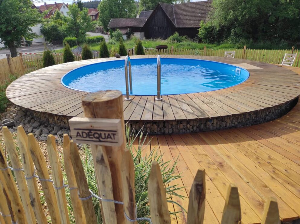 Mediterraner Garten mit Pool