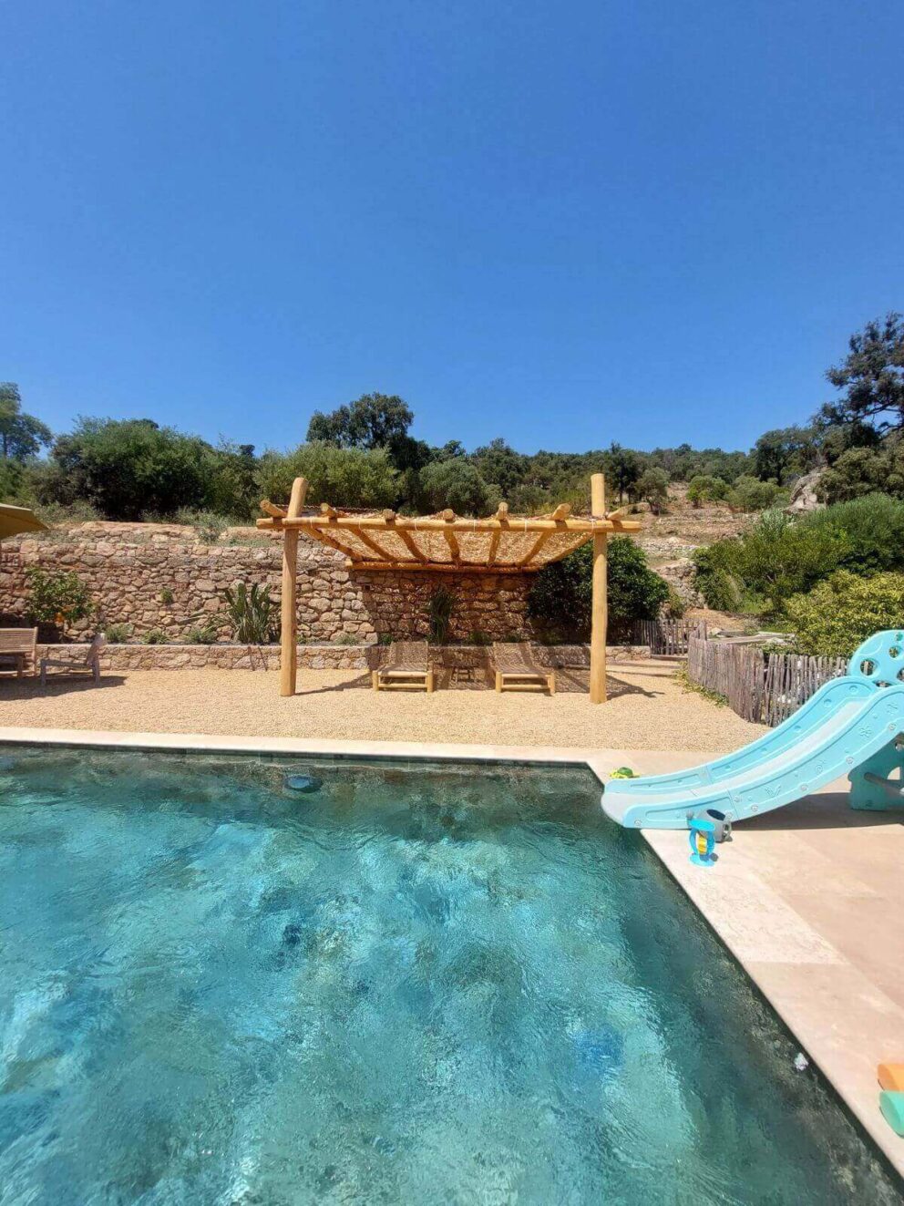 Mediterraner Garten Pool Pergola