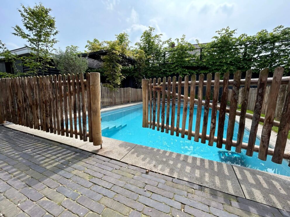 Staketenzauntor Doppeltor 250 cm breit, 80 cm hoch, Staketenzaun Robinie 80 cm hoch, 4 cm Lattenabstand