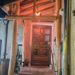 Robinien Pfost 300 cm lang, Ø 16-18 cm, geschliffen,Robinien Pfost 400 cm lang, Ø 13-15 cm -geschliffen, Robinien Pfost 400 cm lang, Ø 10-12 cm - geschliffen, Robinien Pfost 350 cm lang, Ø 10-12 cm geschält ohne Spitze und Robinien Pfost 160 cm lang, Ø 10-12 cm geschält mit Spitze