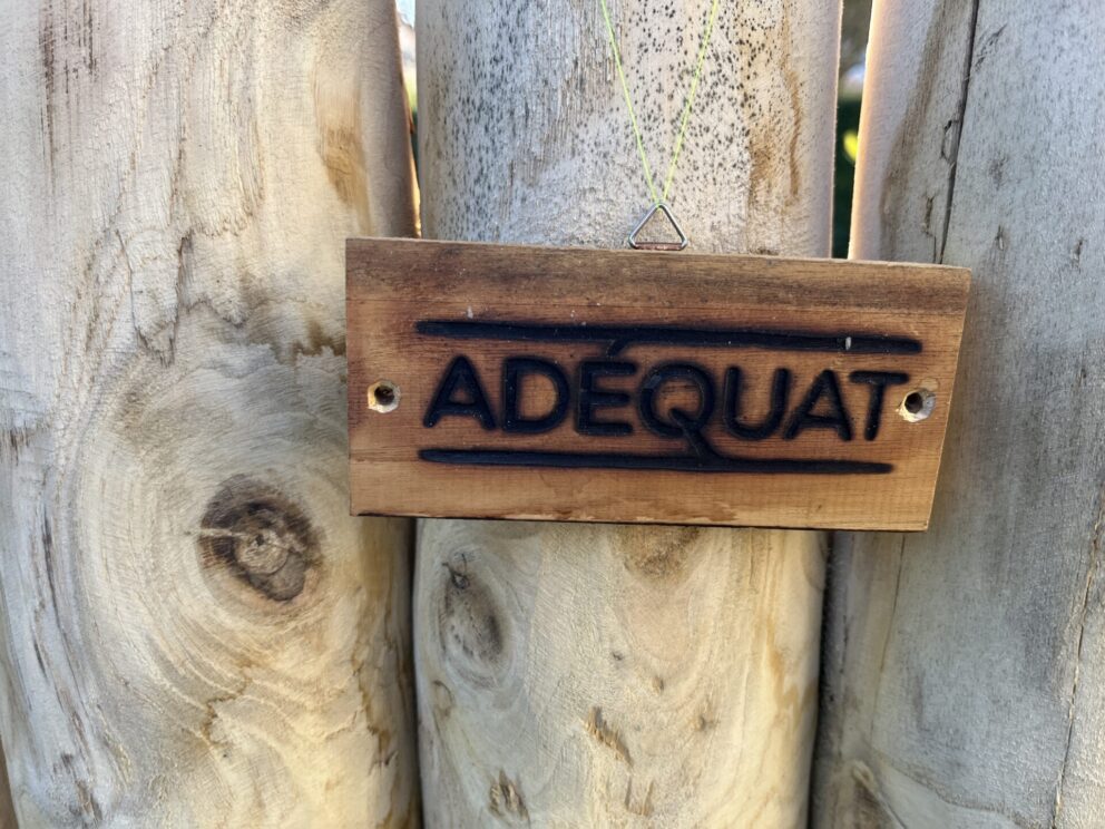 Kastanien Pfost 120 cm lang, Ø 10-12 cm, mit Spitze, Kastanien Pfost 175 cm lang, Ø 10-12 cm, mit Spitze, Kastanien Pfost 200 cm lang, Ø 10-12 cm, mit Spitze, Kastanien Pfost 250 cm lang, Ø 10-12 cm, mit Spitze und Kastanien Pfost 150/160 cm lang, Ø 10-12 cm, mit Spitze