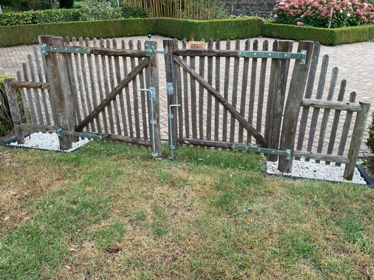 Torbeschläge Holztore