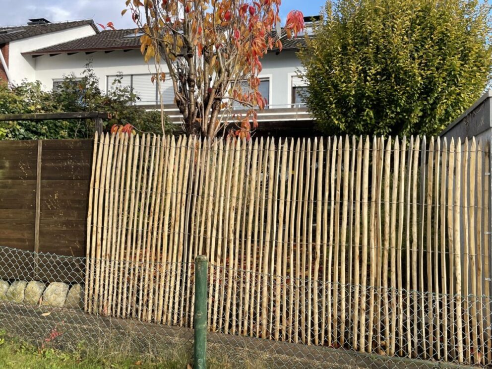 dichter Staketenzaun enger Abstand 200 cm hoch