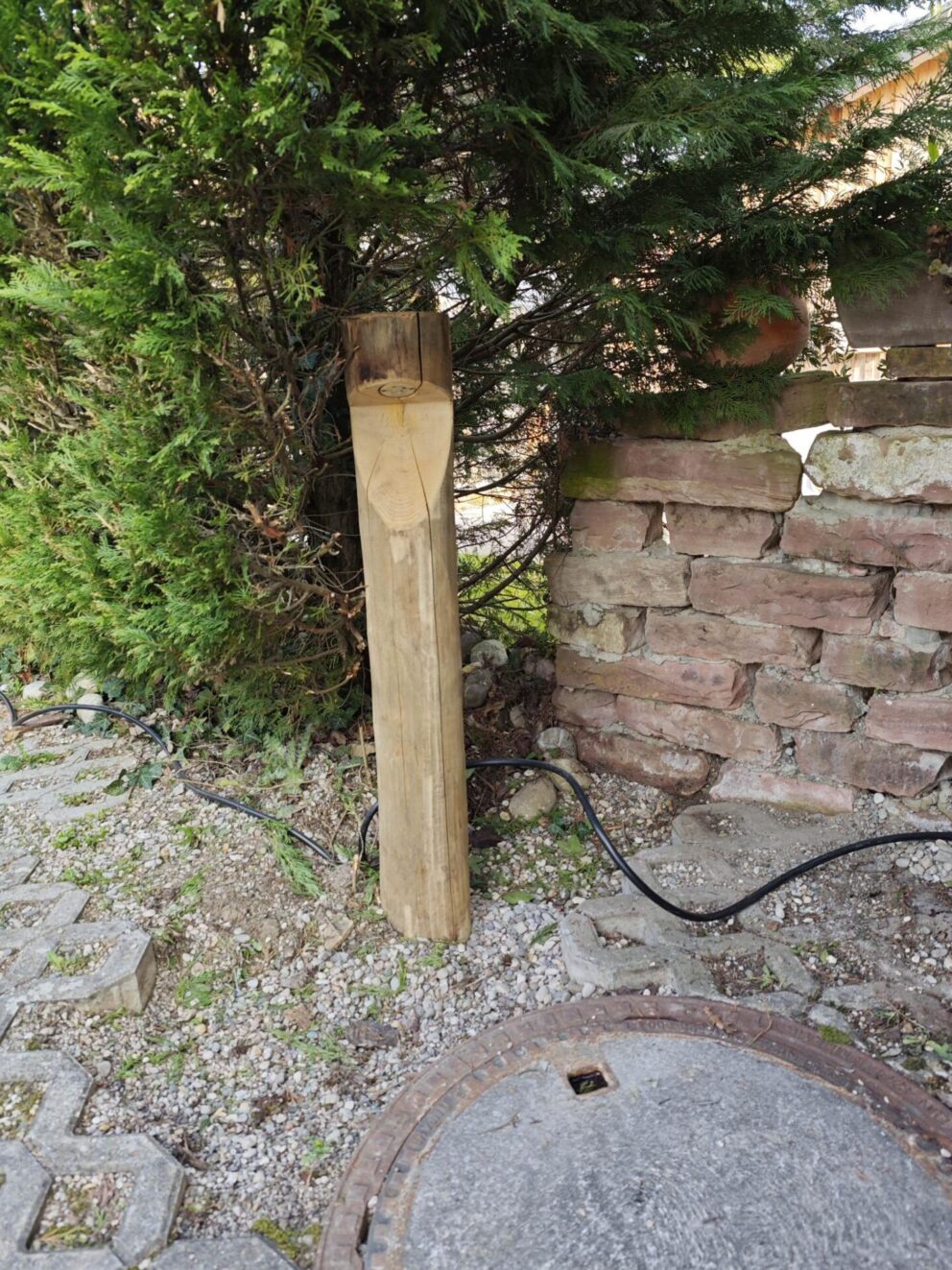 Wegeleuchte Holz Billy Kastanie rund, 230 Volt