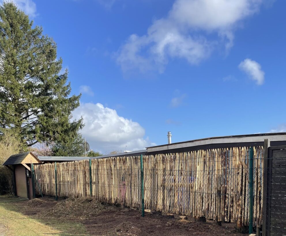 Französischer Staketenzaun Kastanie 150 cm hoch 2 cm Lattenabstand