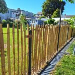 Fr. Staketenzaun Kastanien 120 cm hoch, Abstand 4 cm, 2x 5m Rolle und Zaunhocker Aktion
