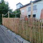 Fr. Staketenzaun Kastanien 120 cm hoch, Abstand 2 cm, 2x 5m Rolle, Zaunhocker Aktion, Zaunpfahl 7-9 120 cm Länge für Bodenhülse, Bodenhülse / Einschlaghülse 8 cm, Zaunpfahl 7-9 200 cm Länge für Bodenhülse, Aufschraubhülse – Pfostenträger 8 cm, Zaunpfahl 7-9 200 cm Länge für Bodenhülse und Bodenhülse / Einschlaghülse 8 cm