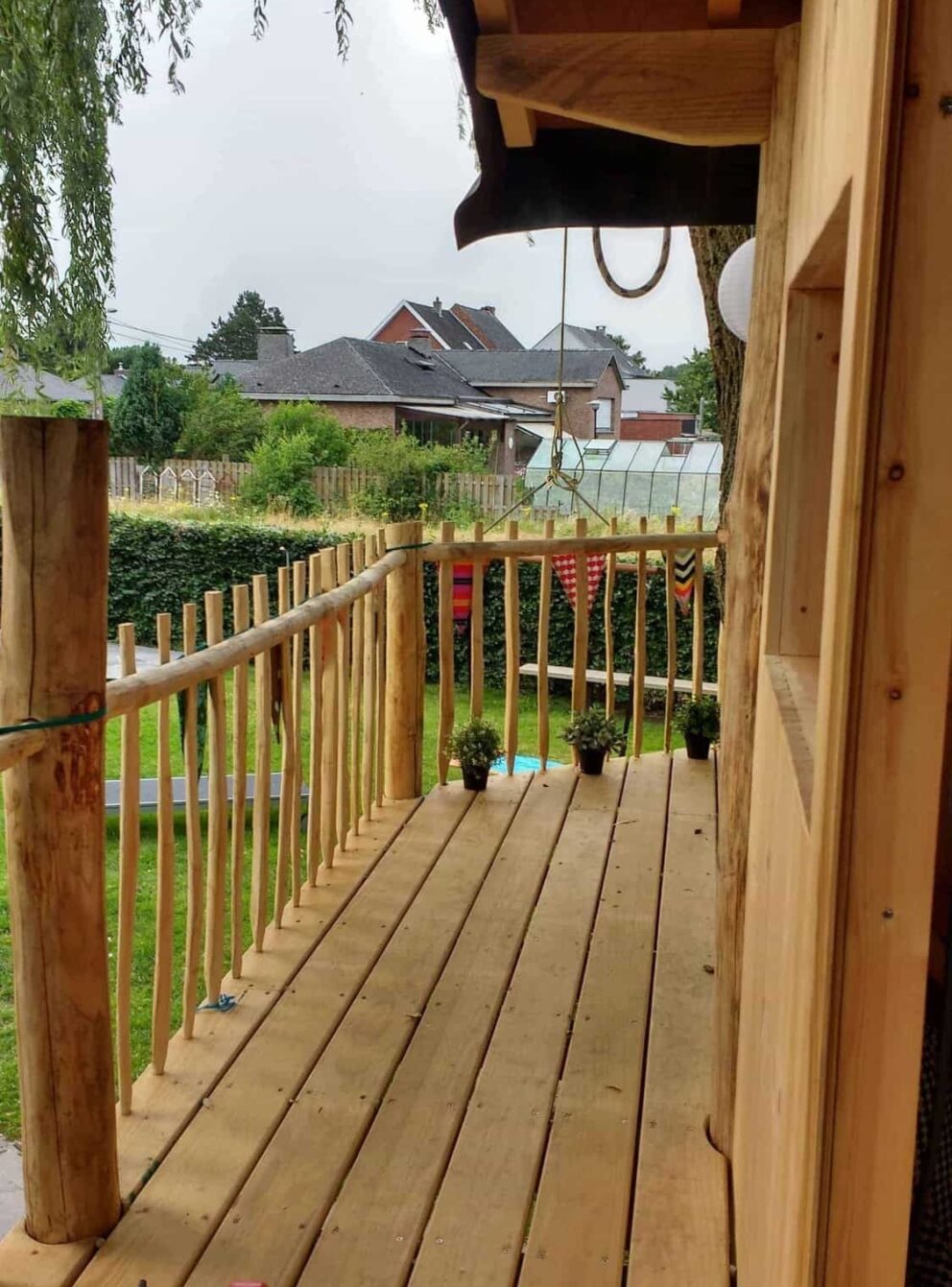 Lattenzaun Holz selber bauen Querriegel rund