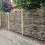 Haselnusszaun Somme 180, 180Bx180H mit Zaunpfahl Ø 10-12 cm mit Aufschraubhülse 10 cm