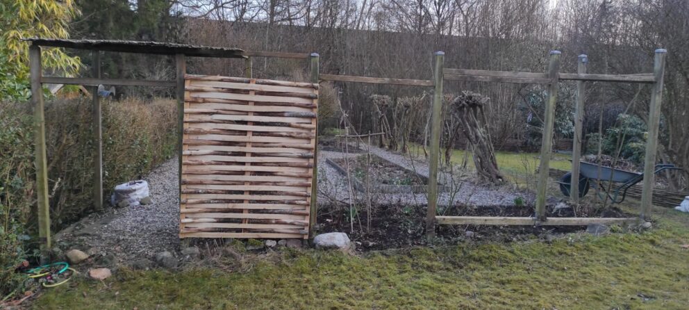 Aufbau Sichtschutz Holz
