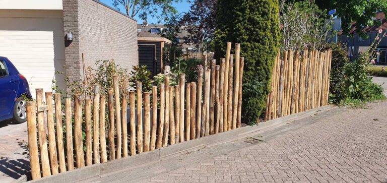 Holzpalisade Zaun