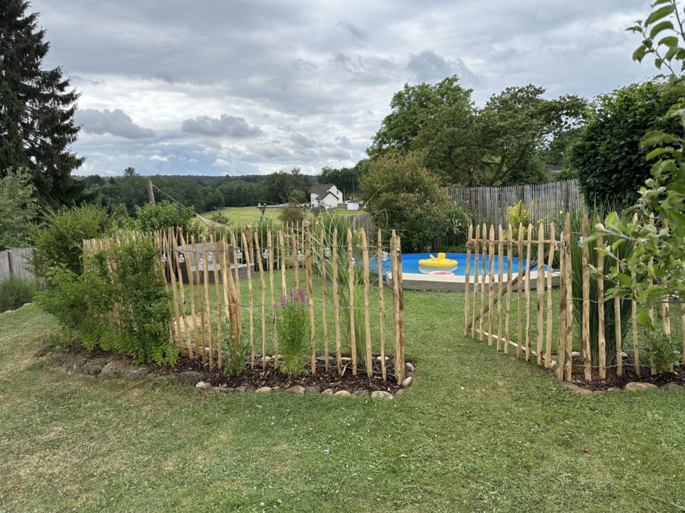 Runder Poolzaun Holz