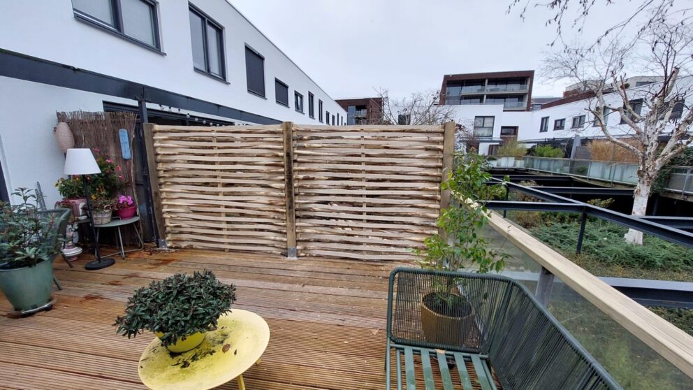 Terrasse Sichtschutz Holz Lamellenzaun