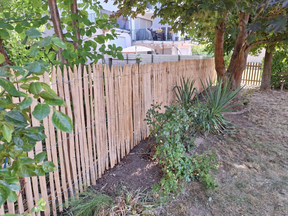 Fr. Staketenzaun Kastanien 120 cm hoch, Abstand 2 cm, 2x 5m Rolle