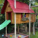 Kastanien Pfost 300 cm lang, Ø 10-12 cm - mit Spitze, Kastanien Pfost 350 cm lang, Ø 10-12 cm - ohne Spitze und Kastanien Pfost 250 cm lang, Ø 7-9 cm - mit Spitze, Spielgerät