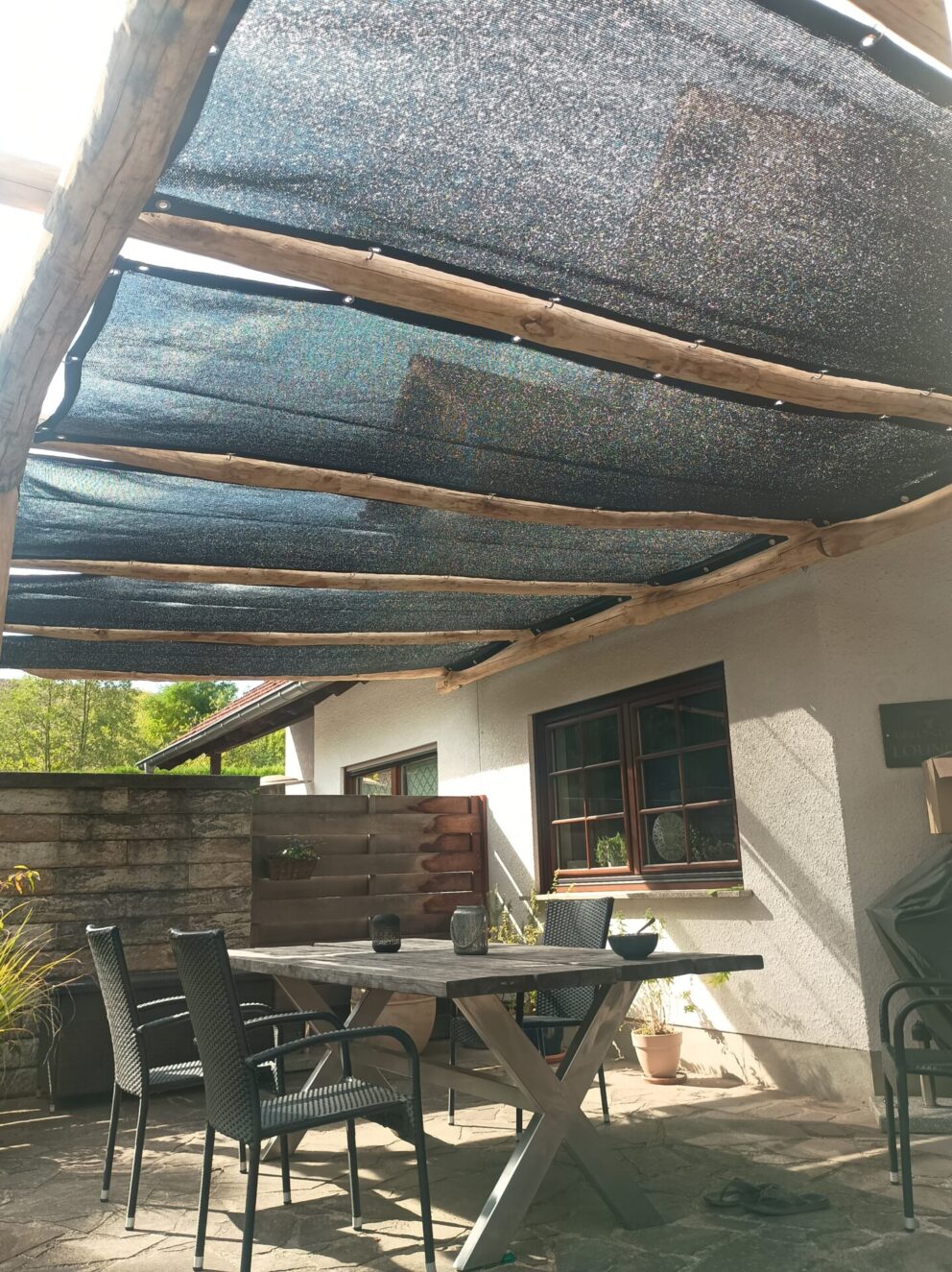 Pergola aus Robinien-Rundhölzern