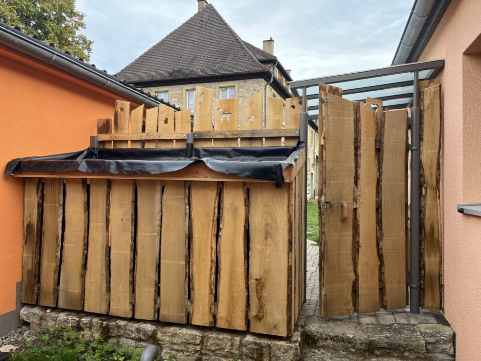 Holzbretter mit Waldkante