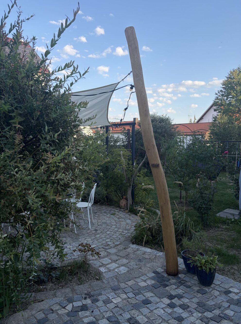 Robinien Pfost 400 cm lang, Ø 13-15 cm - geschliffen, Sonnenschutzplane