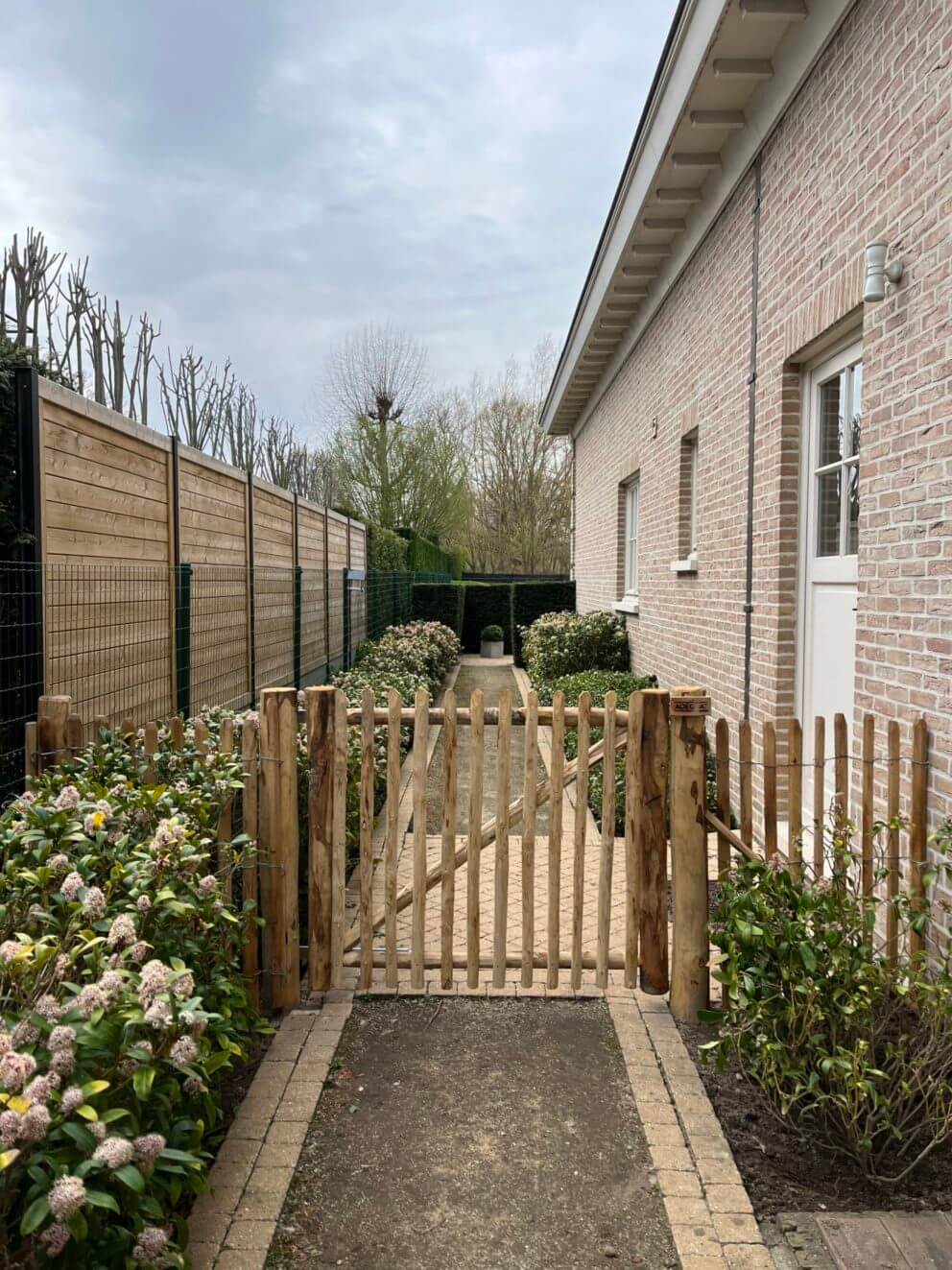 Portail en châtaigner en rondis 100 cm Adequat
