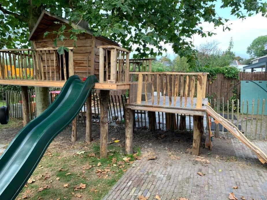 Aire de jeux en bois - Adéquat