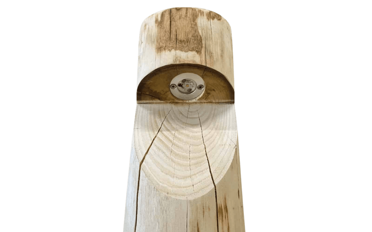 Bornes d'éclairage (en) bois