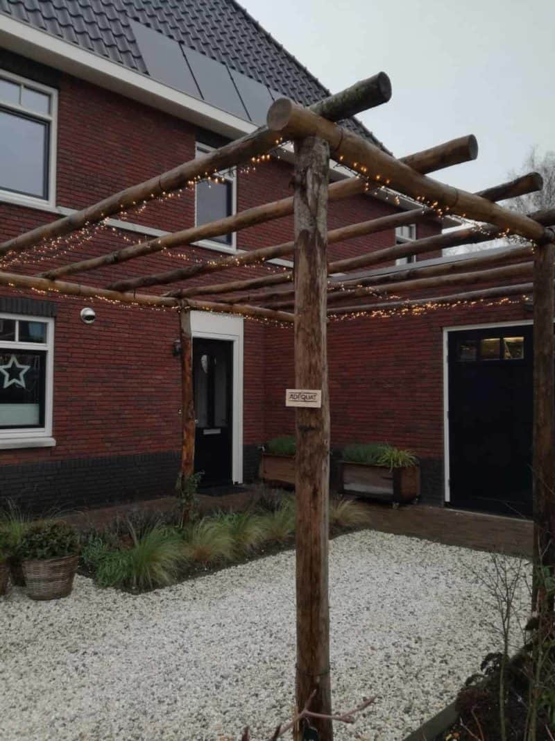 Pergola van kastanjehouten palen 10-12 en 7-9 cm