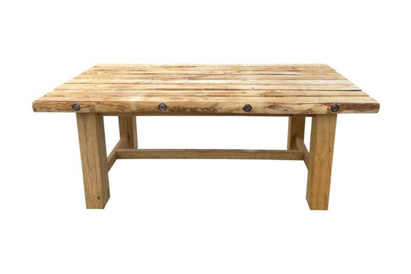 Houten tafel van kastanjehout