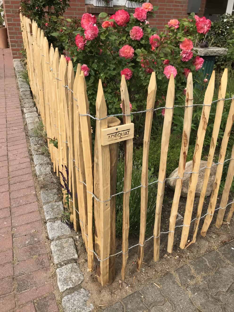 Frans schapenhek van kastanjehout met een hoogte van 100 cm en een latafstand van 6 cm