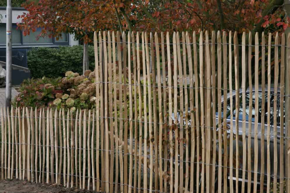 Frans schapenhek van kastanjehout met een hoogte van 200 cm en een latafstand van 4 cm Adequat