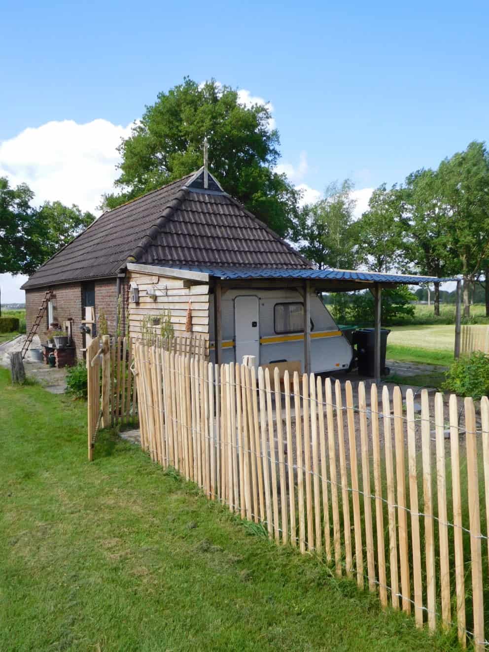 Frans schapenhek van robinia hout met een hoogte van 120 cm en een latafstand van 4 cm Adequat