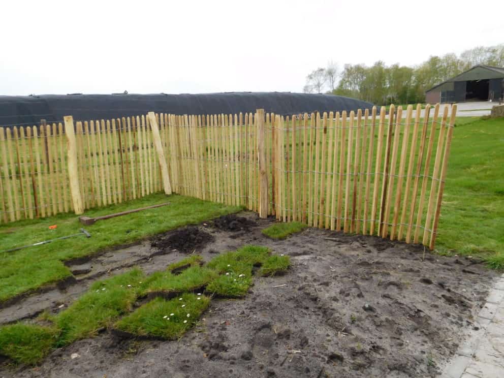 Frans schapenhek van robinia hout met een hoogte van 120 cm en een latafstand van 4 cmAdequat