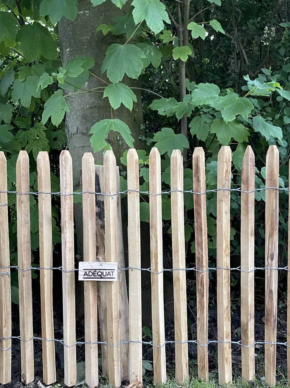 Frans schapenhek van robinia hout met een hoogte van 80 cm en een latafstand van 4 cm Adequat