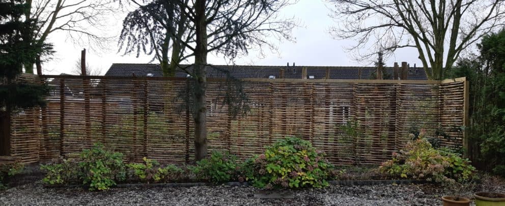 Frans schapenhek 150 cm hoog met een latafstand van 4 cm horizontaal geplaatst